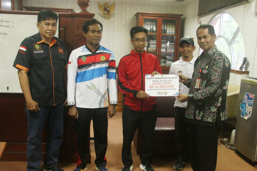 Pemkab PPU Cairkan Bonus Atlit Berprestasi POPDA Tahun 2022
