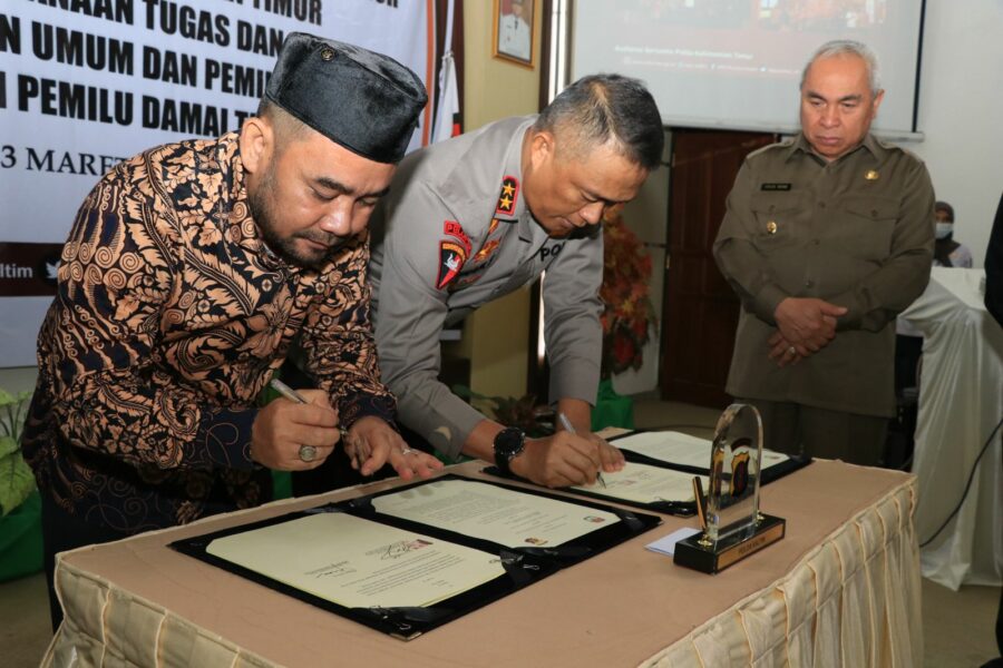Sinergitas Pelaksanaan Pemilu 2024, Polda Kaltim Bersama KPU Laksanakan MoU