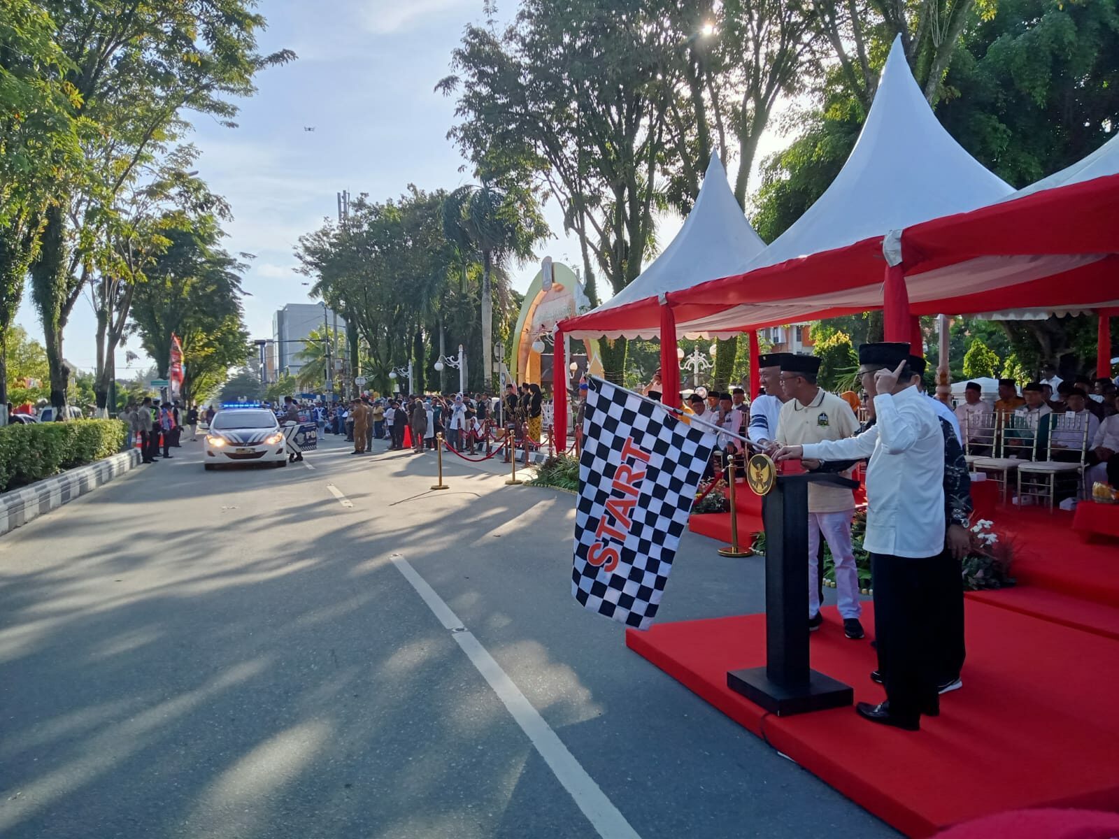 Pawai Ta’aruf MTQ ke-44 Tingkat Provinsi Kaltim di Lepas Walikota Balikpapan Rahmad Masud