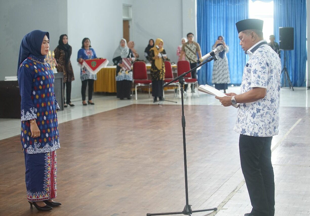 Kembangkan Kualitas SDM Sektor Pendidikan, Hamdam Lantik Satriyani Sirajuddin Sebagai Ketua Bunda Literasi