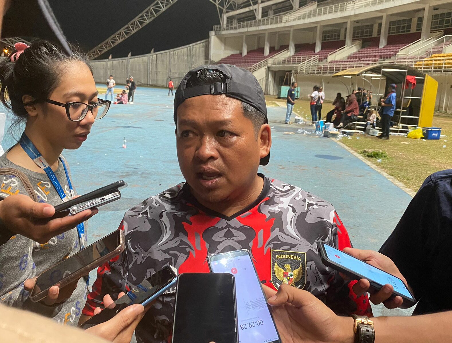 Dispora Kukar Bakal Lakukan Perawatan Intensif UntukPerbaiki Kualitas Rumput Lapangan di Stadion Aji Imbut