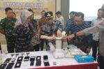 Dari Parang Hingga Sabu-Sabu, Kejari PPU Lakukan Pemusnahan Ratusan Barbuk Tindak Kejahatan