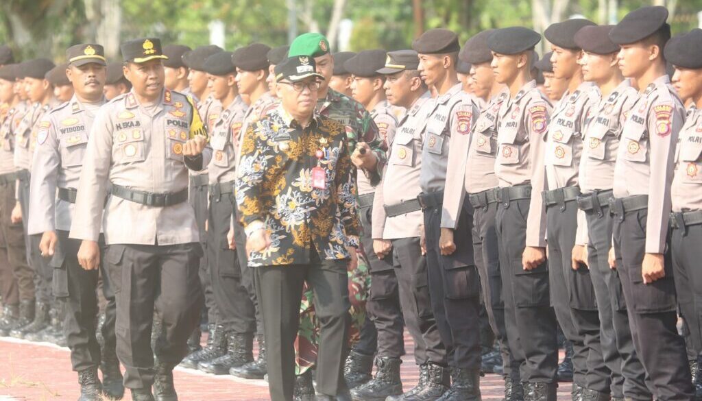 Pimpin Apel Gelar Pasukan, Makmur Marbun Ingin Pastikan Pilkades Berjalan Aman dan Lancar Pimpin Apel Gelar Pasukan, Makmur Marbun Ingin Pastikan Pilkades Berjalan Aman dan Lancar