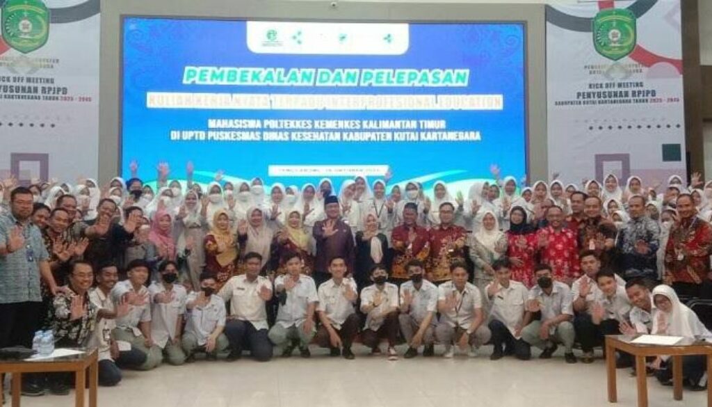 Ratusan Mahasiswa Poltekes Kaltim KKN di Kukar Dilepas Plt Asisten III Sekkab Kukar, Dafip Haryanto Ratusan Mahasiswa Poltekes Kaltim KKN di Kukar Dilepas Plt Asisten III Sekkab Kukar, Dafip Haryanto