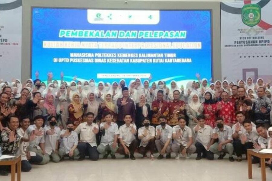 Ratusan Mahasiswa Poltekes Kaltim KKN di Kukar Dilepas Plt Asisten III Sekkab Kukar, Dafip Haryanto