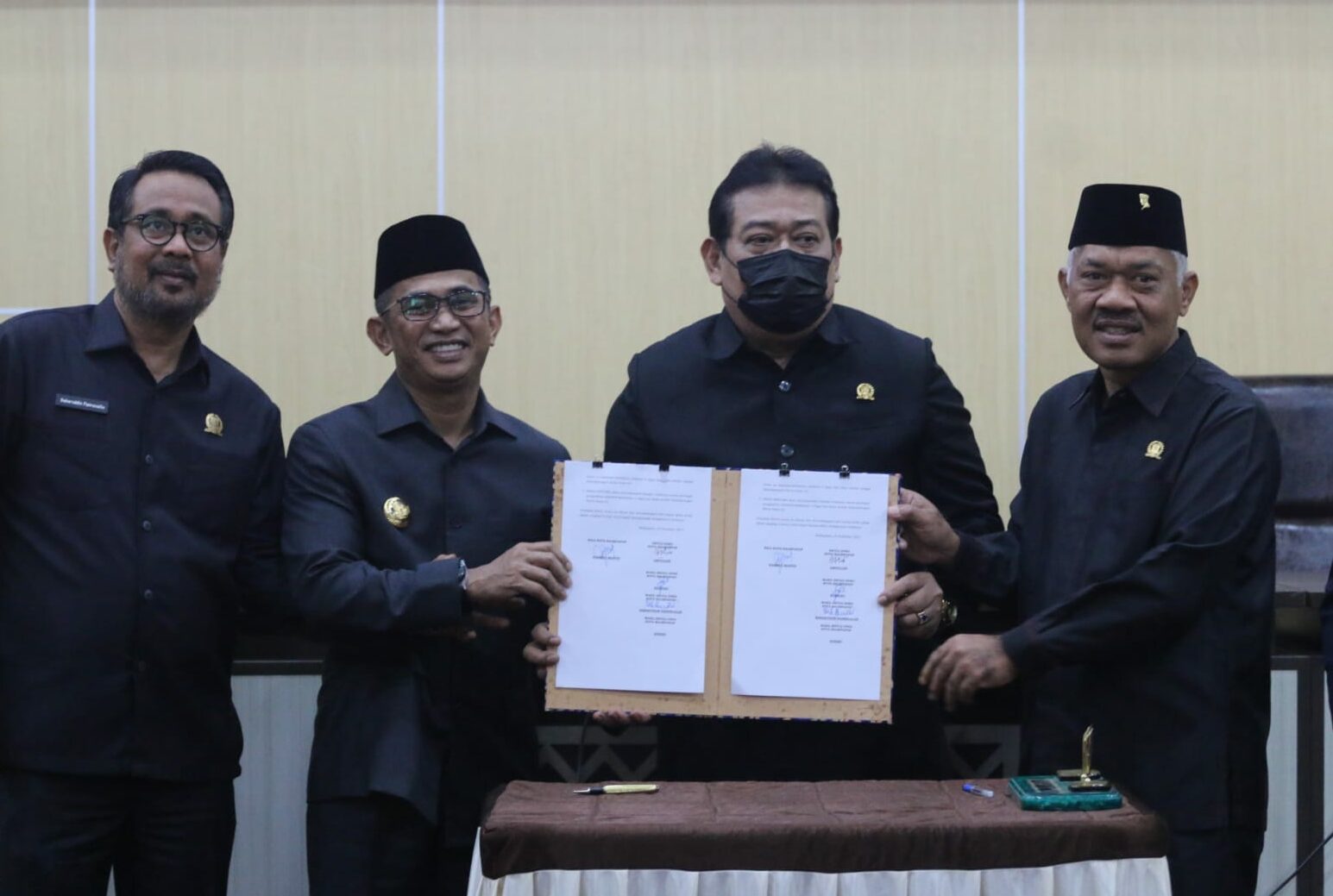 Rapat Paripurna ke-27 , APBD Tahun 2024 Mencapai Rp 3,7 Triliun dan PAD Mencapai Rp 1,2 Triliun