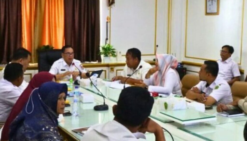 Pj Bupati PPU Pimpin Rapat Bahas Perubahan RTRW