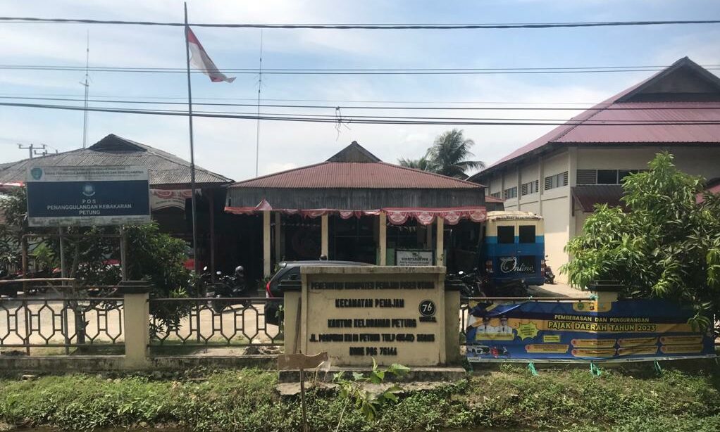 Lurah Petung Ajak Warganya Menanam untuk Penghijauan Lingkungan