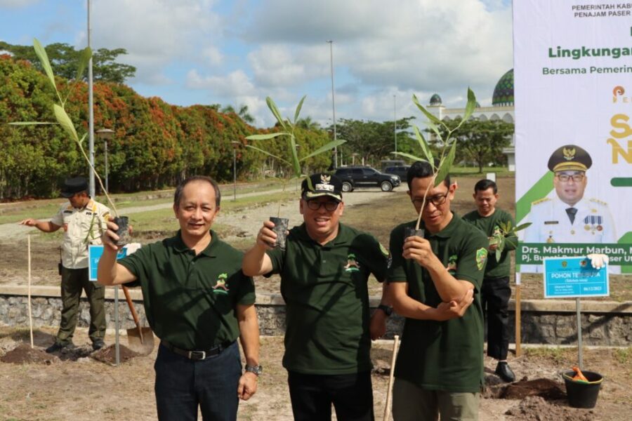 Mitigasi Perubahan Iklim, Pemkab PPU Bersama KLHK Tanam Ribuan Pohon