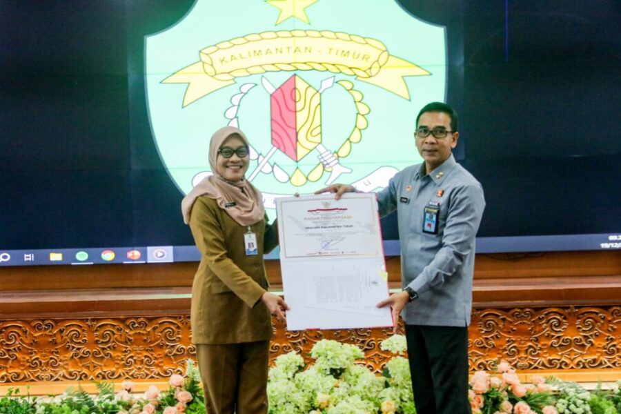 Peringatan Hari HAM Sedunia, Kanwil Kumham Kaltim Bersama Pemprov Kaltim dan Kaltara Serahkan Penghargaan KKPHAM